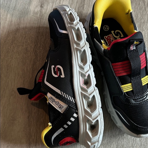 Skechers Kids Black Sneakers with Red and Yellow Straps,Lights on the side,(NWOT - Picture 3 of 5